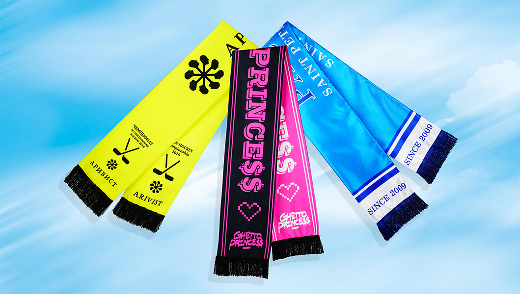 Шарфы с дизайном заказчика из атласной ткани.