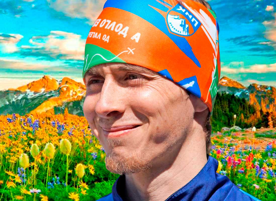 Двухслойный, сшивной Бафф, из бифлекса с печатью логотипов: на голове туриста.