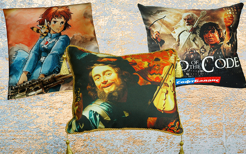 Декоративные подушки с печатью принтов заказчика.