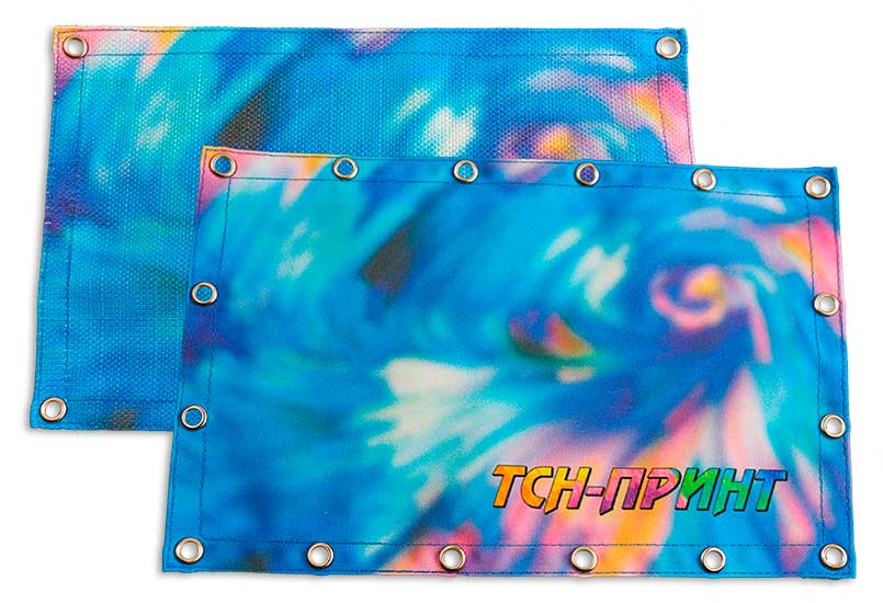 Два вида тканевых баннеров: один – с люверсами только по углам, второй с несколькими люверсами по всей длине