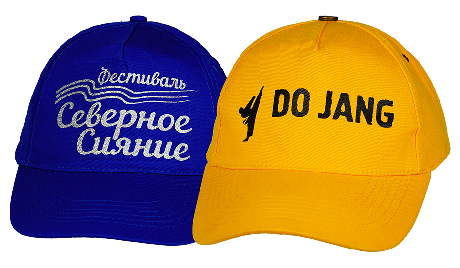 Бейсболка с логотипом, нанесенным одноцветной термопечатью.