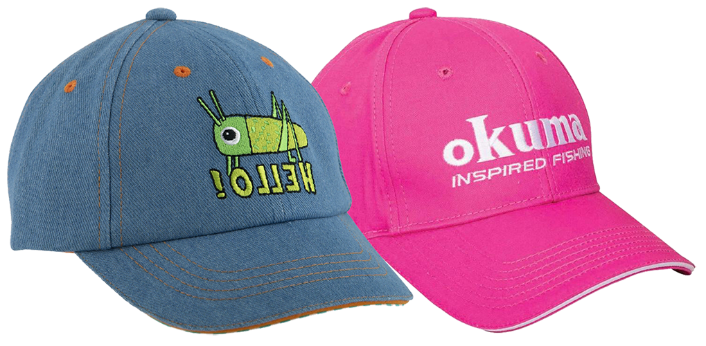 Бейсболка с вышитым логотипом.