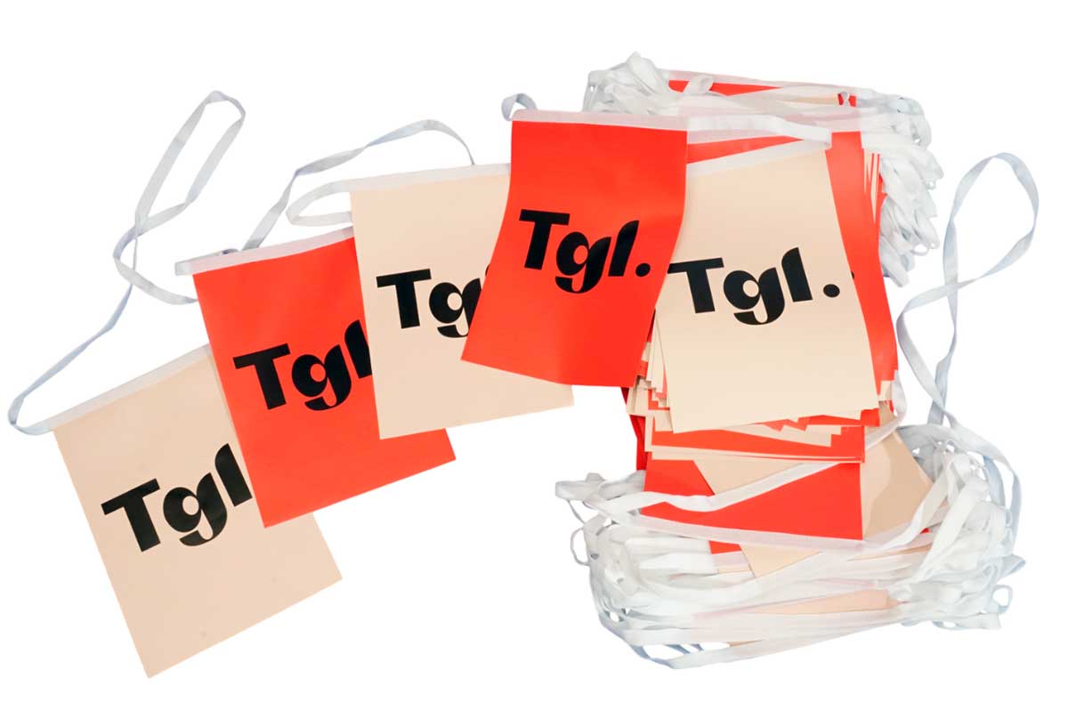 Гирлянда флажков из такни Блэк аут, с двухсторонней печатью.