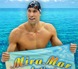 Пловец с полотенцем из микрофибры