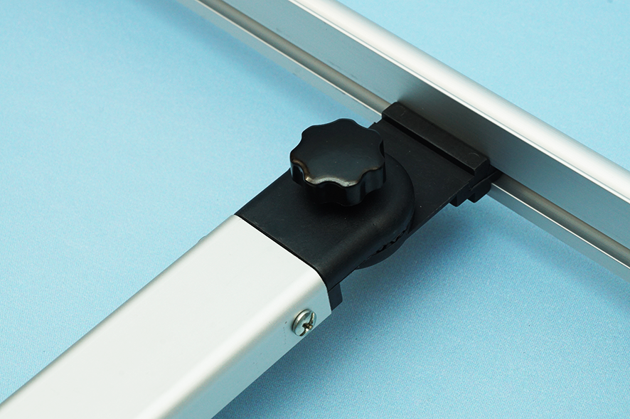 Л-стенд Премиум фото крепления нижней планки