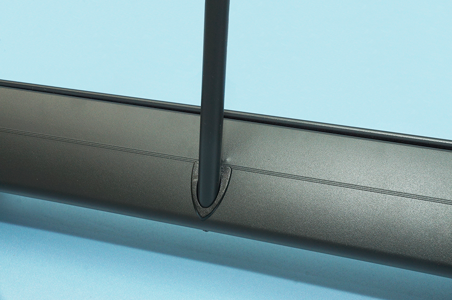 Мобильный стенд ролл ап Блэк фото установки штока на корпус