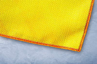 Вариант обметки сервировочных салфеток оверлоком с прямыми углами