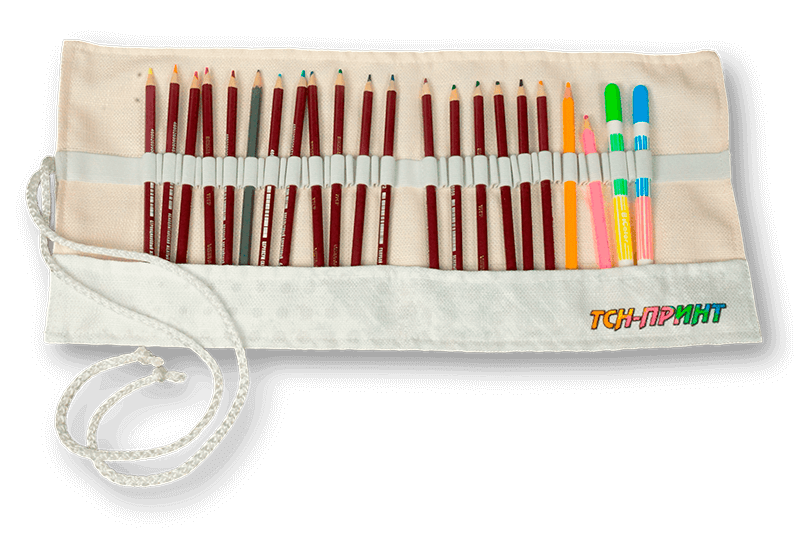 Пенал в виде свитка, из ткани Рогожка: с гнездами для карандашей и фломастеров, с печатью логотипа и принта
      заказчика.